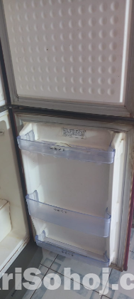 Walton (157L) ফ্রিজ + স্ট্যাবিলাইজার সহ | একদাম: ১৫,০০০